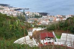 Praça de touros com Santa Cruz da Graciosa ao fundo