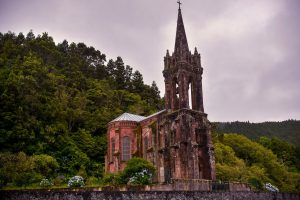 Furnas
